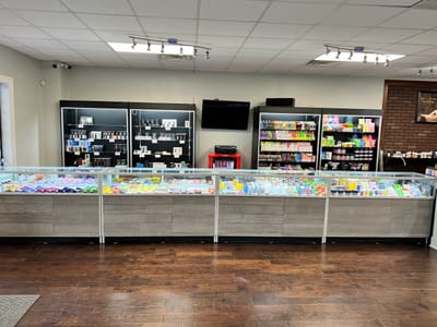 NU AGE VAPES DELTA 8/DELTA 10/HHC/CBD DISPENSARY