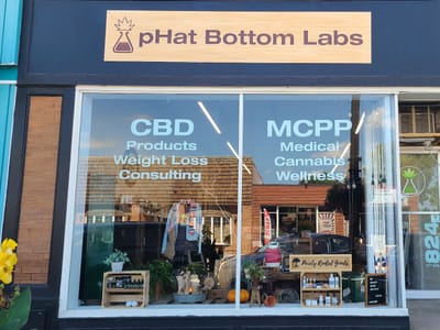 pHat Bottom Labs