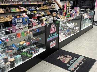 Pink Hippo Smoke And Vape