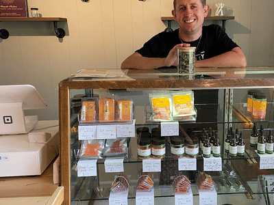 Pinnacle Relief - CBD Wellness Lounge