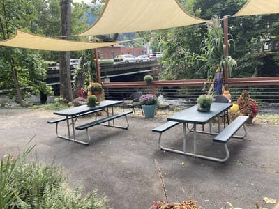 Pinnacle Relief - CBD Wellness Lounge