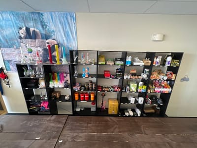 Puff Pandas Vape and Smoke