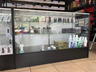 Red Star Vapor & CBD