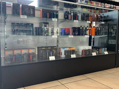 Red Star Vapor & CBD