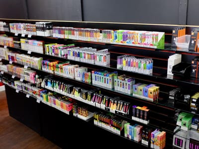 Red Star Vapor & CBD