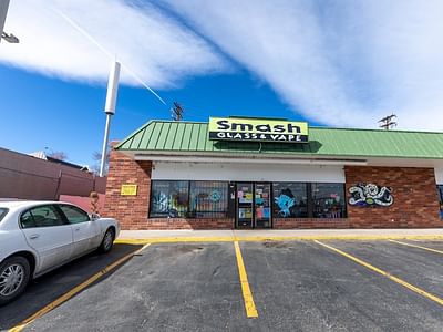 SMASH GLASS and VAPE