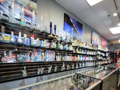 Smoke Wonders - Smoke, Vape, Kratom & CBD Shop