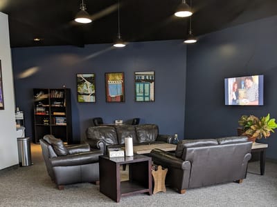 Smokeless - Vape and CBD