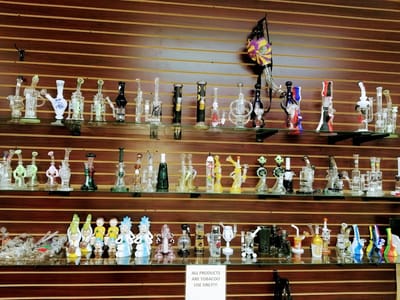 Smoker's Genie - CBD, VAPE, KRATOM, DELTA 8, DETOX, HOOKAH,CIGARS & MORE