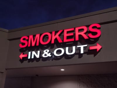 Smoker's In & Out