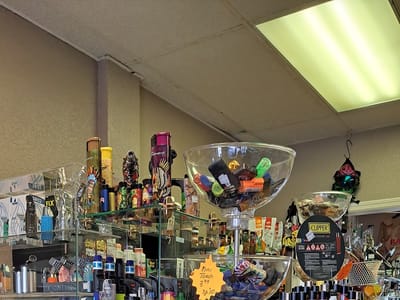 Smokin' Body Tobacco Smoke Shop Glass, Delta Products, RYO Tobacco, Kratom, CBD & Body Jewelry Shop