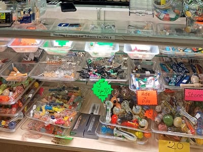 Smokin' Body Tobacco Smoke Shop Glass, Delta Products, RYO Tobacco, Kratom, CBD & Body Jewelry Shop