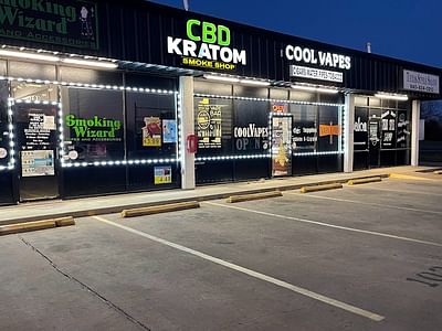 Smoking Wizard Vape CBD Effex Cake 3CHI URB Happi Escobar HHC Hookah Water Pipe OPMS Kratom Shop