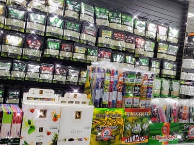 Square tobacco and vape