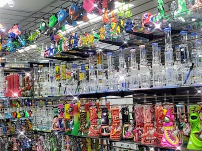 Square tobacco and vape