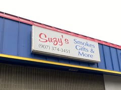 Suzy's Smokes and Gifts