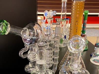 Texan Smoke l Vape Shop l THC CBD Store l Smoke Shop | Kratom l Delta 8 THC | Elf Bar | Esco Bars | 3Chi