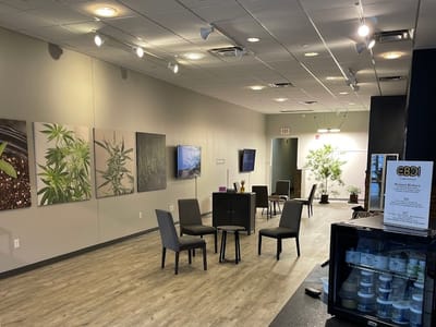 The Midwest Craft CBD Center of Woodbury / Midwest Craft CBD+Hemp