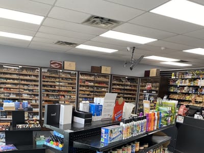 The Smoke Shop - Cigars,Hookah,Disposable Vapes ,CBD,Kratom,D-8,Glass bongs,Head shop,RYO Tobacco