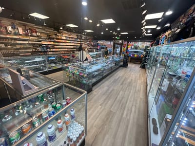 Thicker Cloudz Alexandria(Tobacco, Vape, Smoke, CBD, Delta 8 & Hookah)