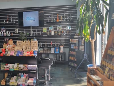 VAPE N JUICE / CBD HQ