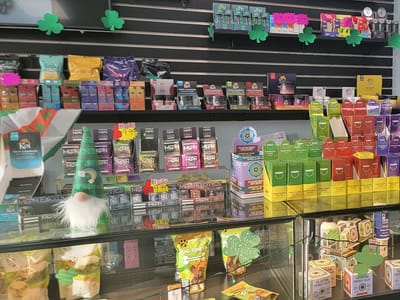 VAPE N JUICE / CBD HQ